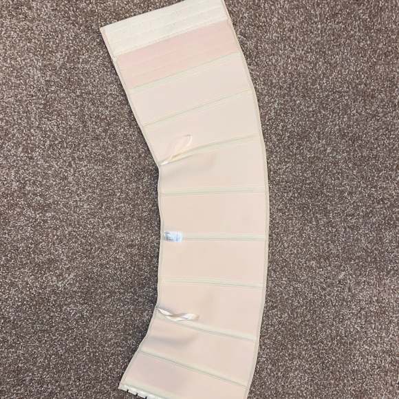 Waist trainer - Picture 6 of 6